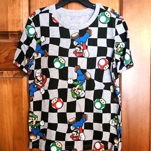 Boys size 7 Mario tshirt